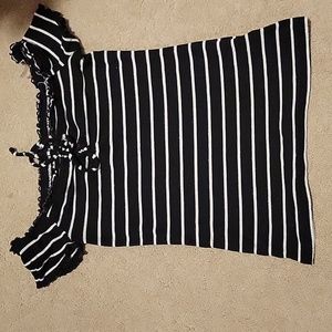 Aero Black & white top